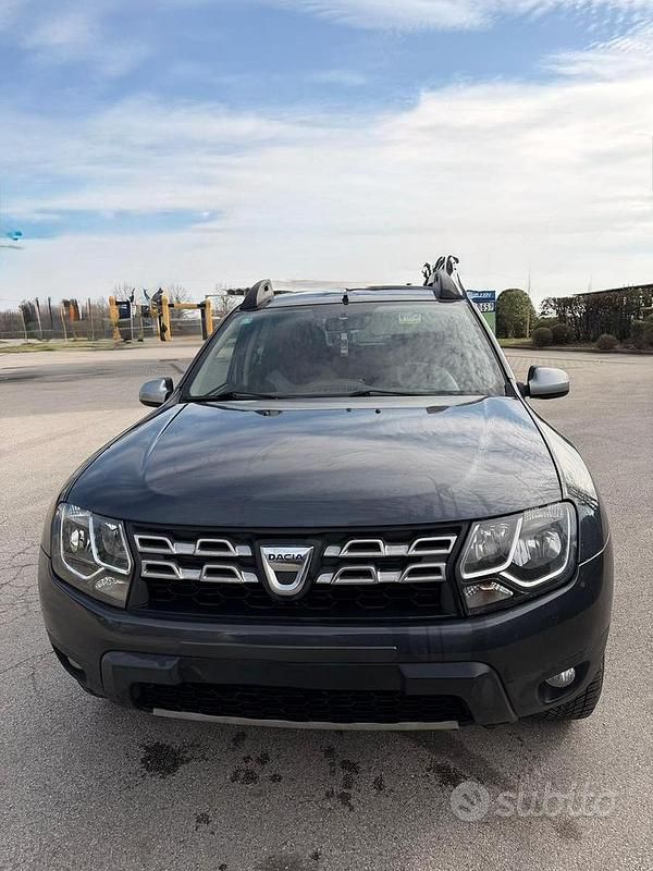 Usata Dacia Duster Ambiance 110 CV (80 kW) 2016 Verde SUV
