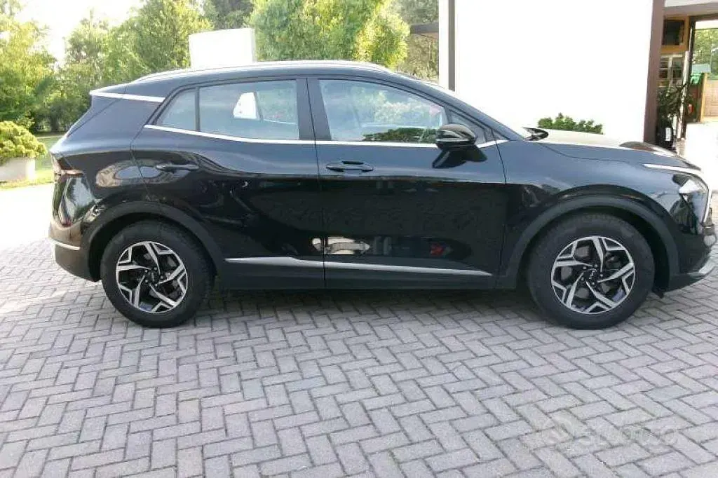 Usata Kia Sportage 136 CV (100 kW) 2023 Nero met SUV