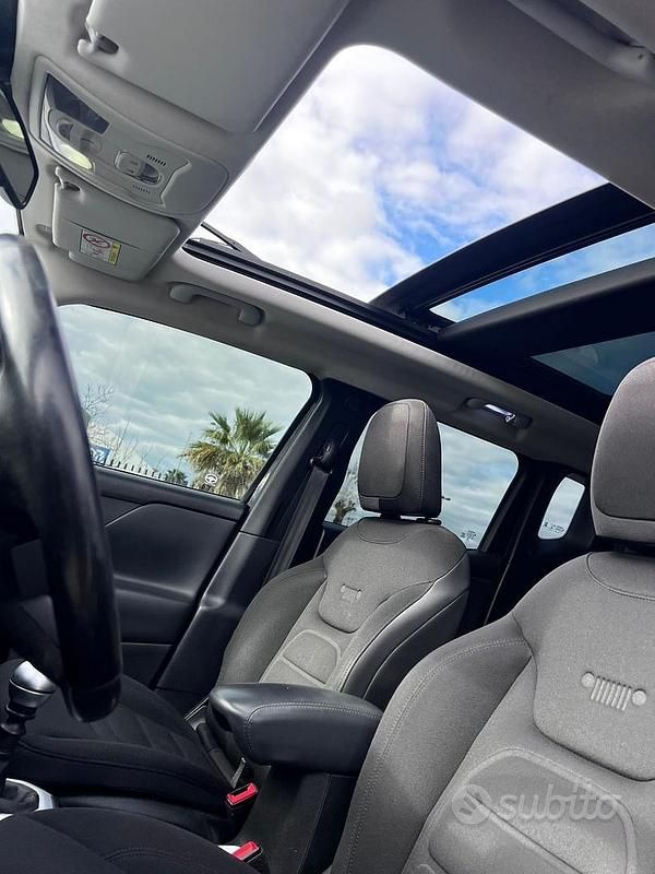 Usata Jeep Renegade 140 CV (102 kW) 2017 Nero SUV