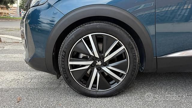 Usata Peugeot 3008 Allure 150 CV (110 kW) 2024 Verde metallizzato SUV