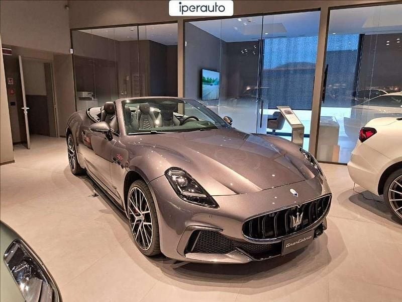 Usata Maserati GranCabrio 549 CV (403 kW) 2025 Grigio Cabrio