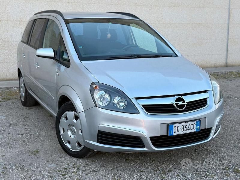 Usata Opel Zafira 94 CV (69 kW) 2007 Grigio Monovolume
