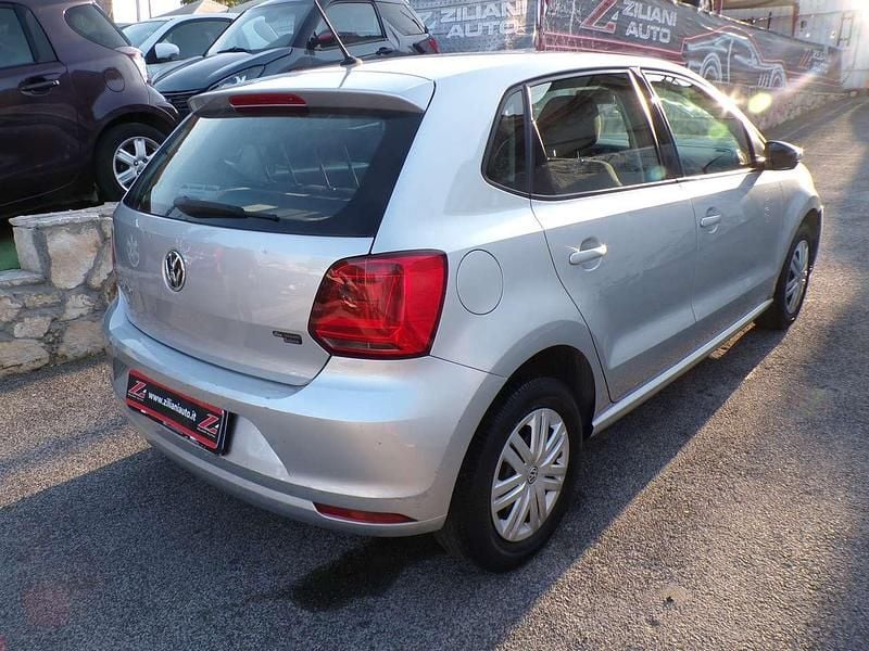 Usata VW Polo Trendline 60 CV (44 kW) 2016 Argento Berlina