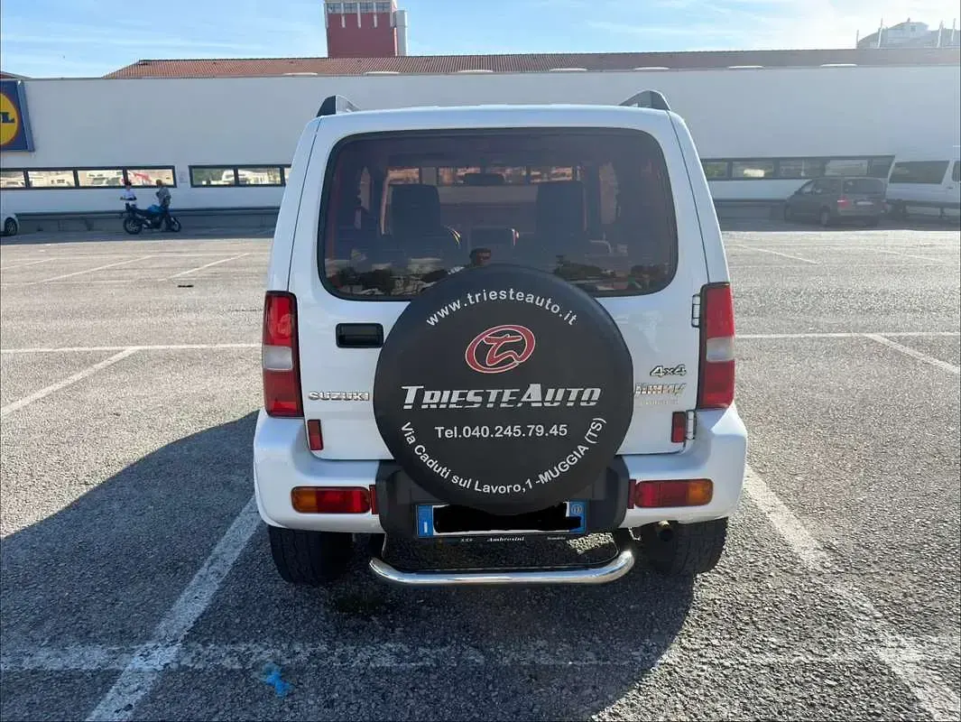 Usata Suzuki Jimny 86 CV (63 kW) 2013 Bianco SUV