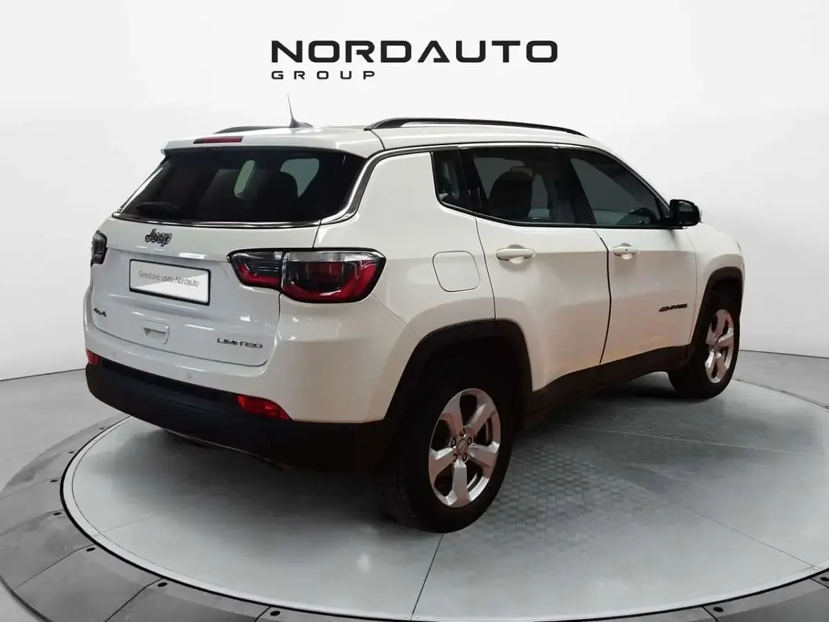 Usata Jeep Compass Opening Edition 140 CV (102 kW) 2017 Bianco SUV