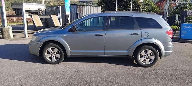 Usata Dodge Journey SE 140 CV (102 kW) 2009 Grigio SUV
