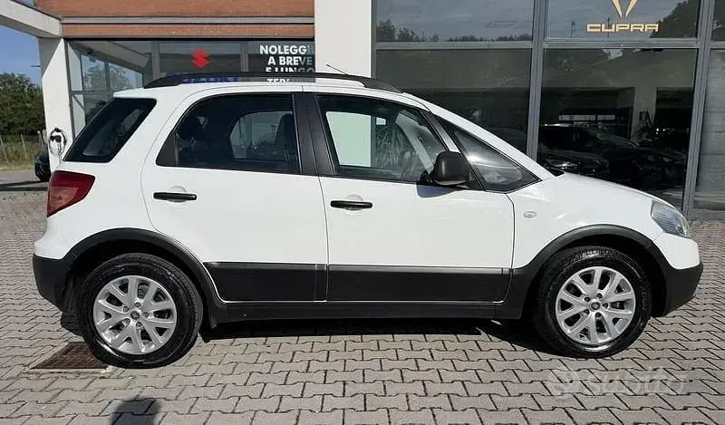Usata Fiat Sedici 120 CV (88 kW) 2011 Bianco SUV