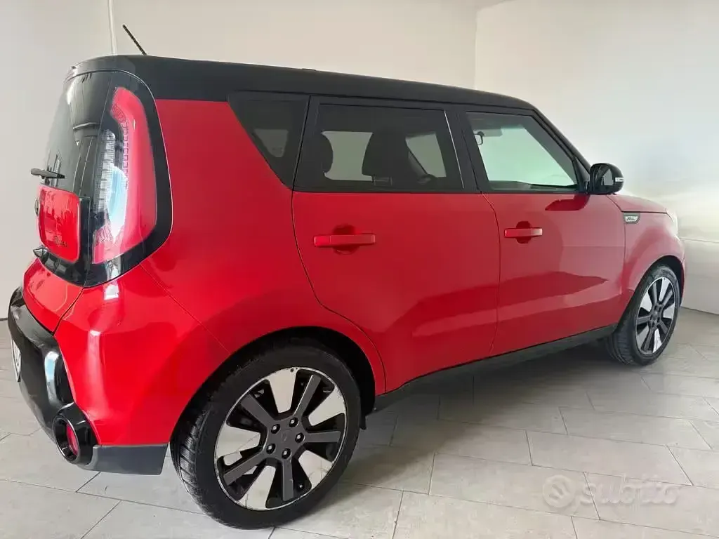 Usata Kia Soul 132 CV (97 kW) 2015 Rosso SUV