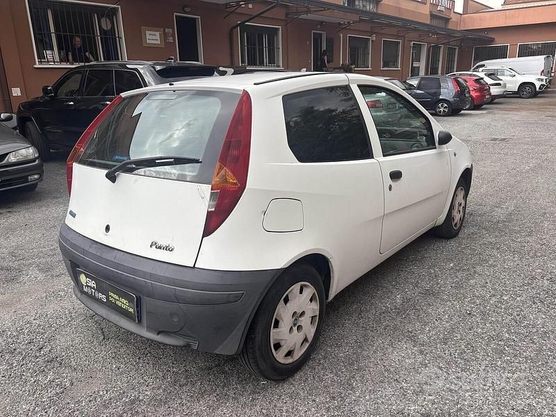 Usata Fiat Punto 59 CV (43 kW) 2002 Bianco Utilitaria