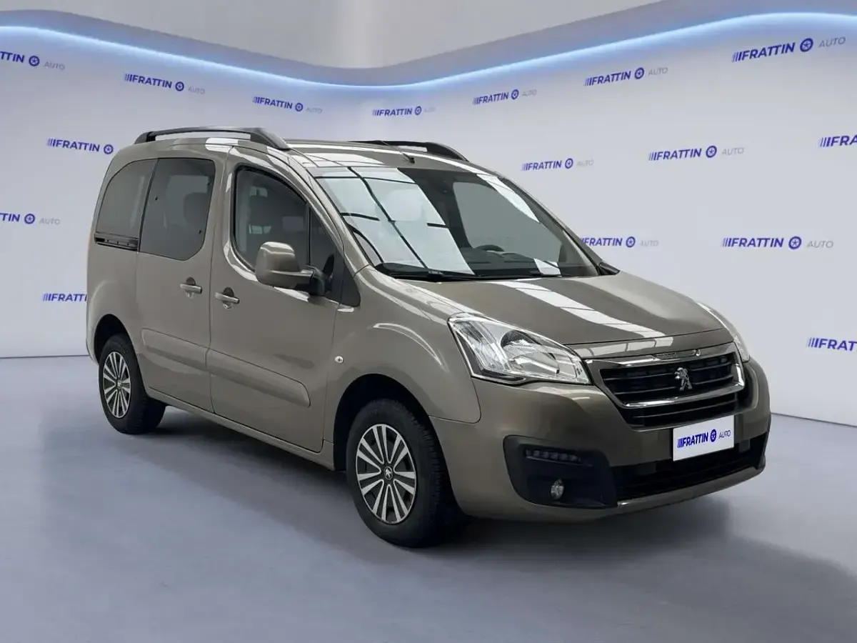Usata Peugeot TePee Active 99 CV (72 kW) 2015 Tortora Furgone