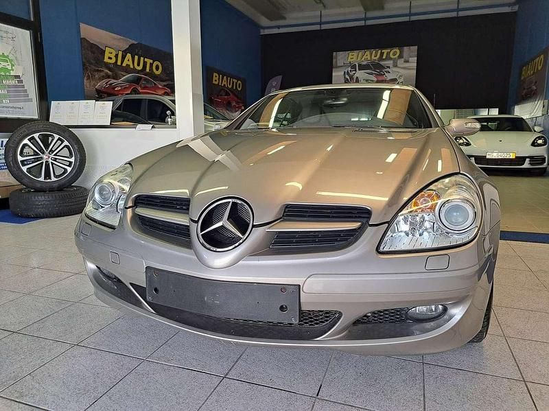 Usata Mercedes SLK200 163 CV (119 kW) 2007 Grigio Cabrio