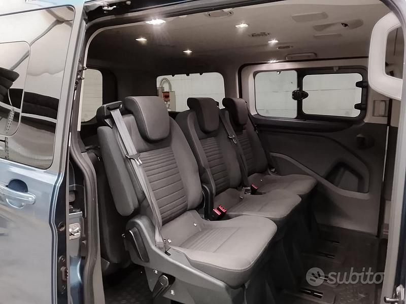 Usata Ford Tourneo Titanium 136 CV (100 kW) 2022 Blu Monovolume