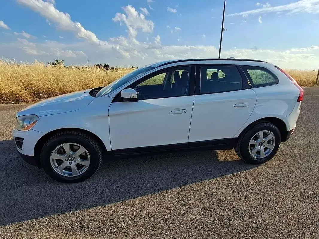 Usata Volvo XC60 Kinetic 163 CV (119 kW) 2012 Bianco SUV