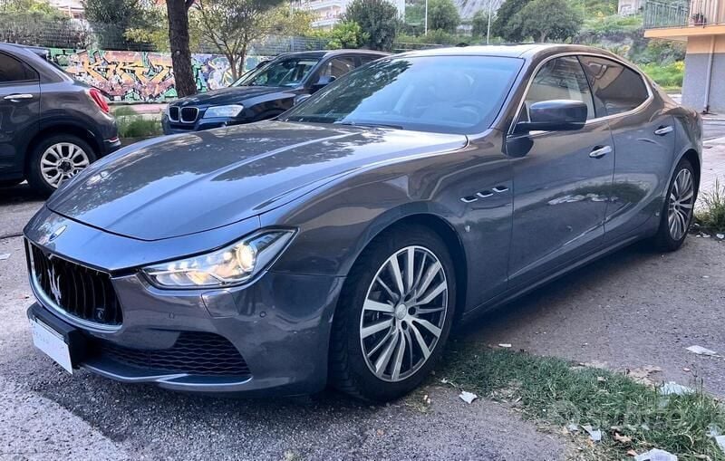 Grigio vesuvio Usata 2015 Maserati Ghibli Coupé | 27.500 € (Ottimo prezzo) - Immagine 1/4