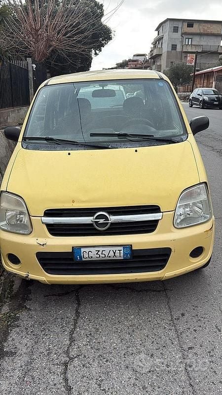 Usata Opel Agila 69 CV (50 kW) 2003 Giallo Monovolume