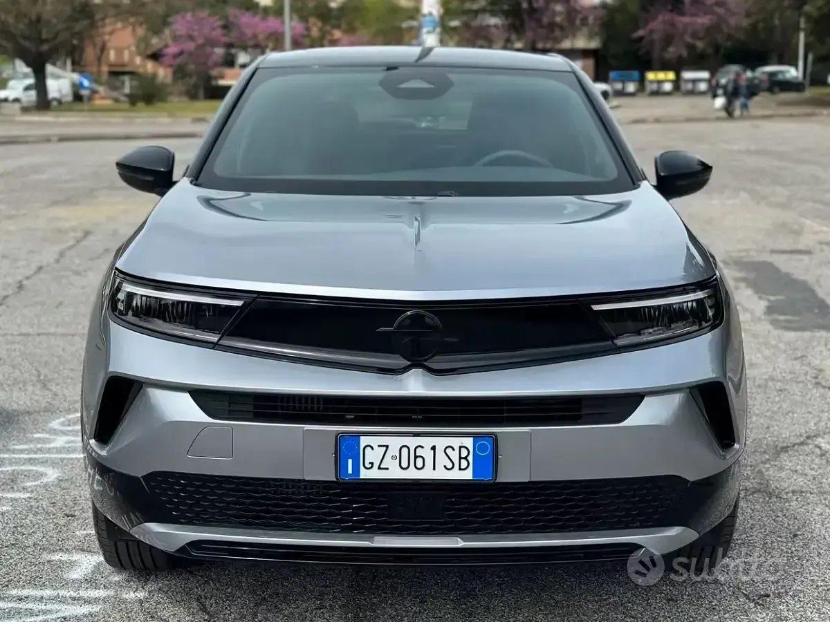 Usata Opel Mokka GS Line 131 CV (96 kW) 2025 Grigio SUV