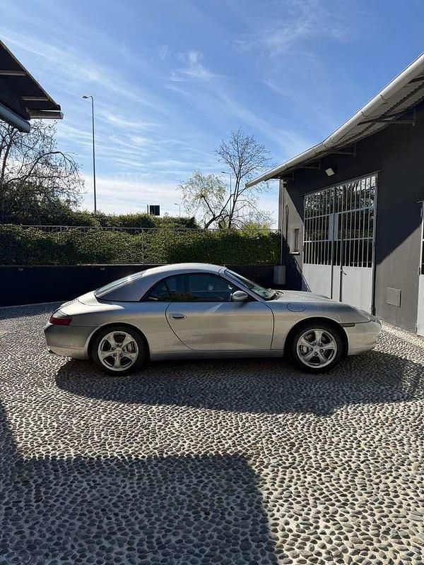 Usata Porsche 911 Carrera Cabriolet 300 CV (220 kW) 1998 Argento Cabrio