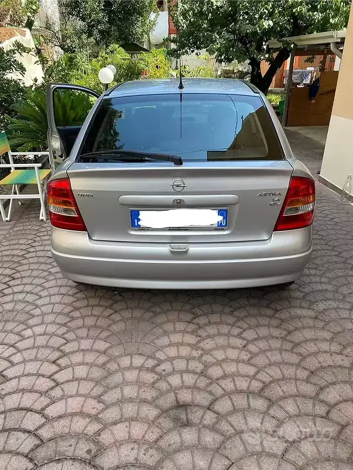 Usata Opel Astra 90 CV (66 kW) 2002 Berlina