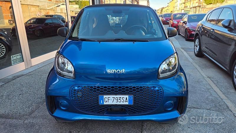 Begagnad Smart ForTwo Coupé Pure 41 kW (56 HK) 2021 Blå Halvkombi
