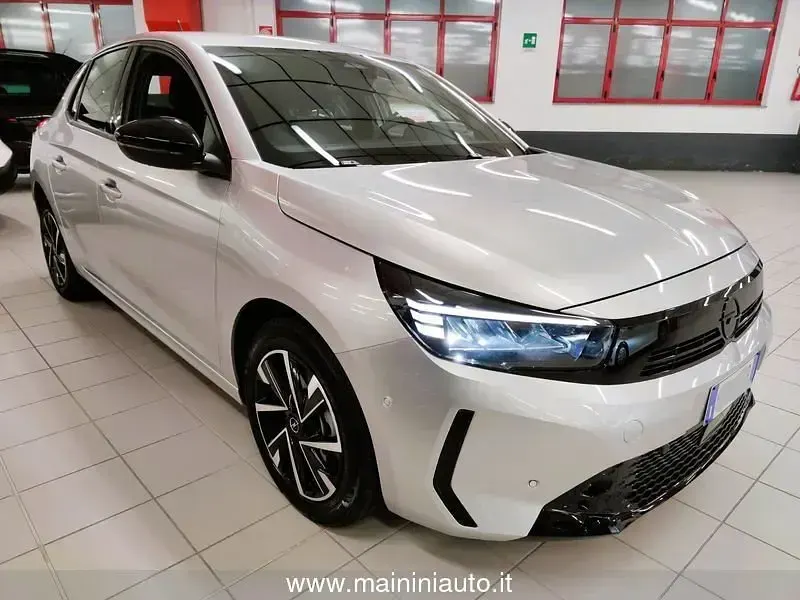 Usata Opel Corsa 101 CV (74 kW) 2025 Argento Utilitaria