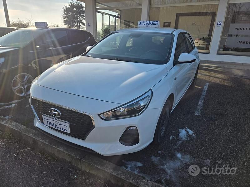 Usata Hyundai i30 GO! 99 CV (72 kW) 2018 Bianco Berlina