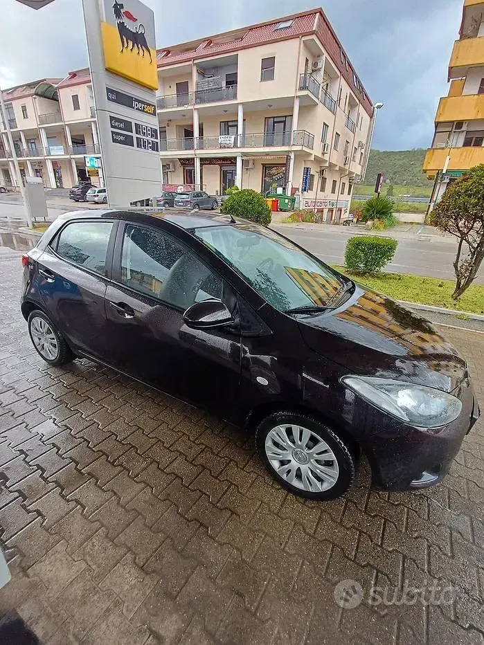 Usata Mazda 2 72 CV (52 kW) 2009 Nero Utilitaria