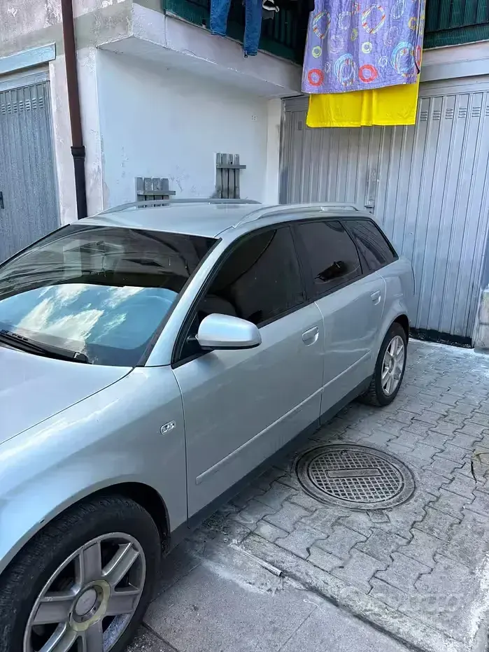 Usata Audi A4 130 CV (95 kW) 2004 Grigio Station wagon