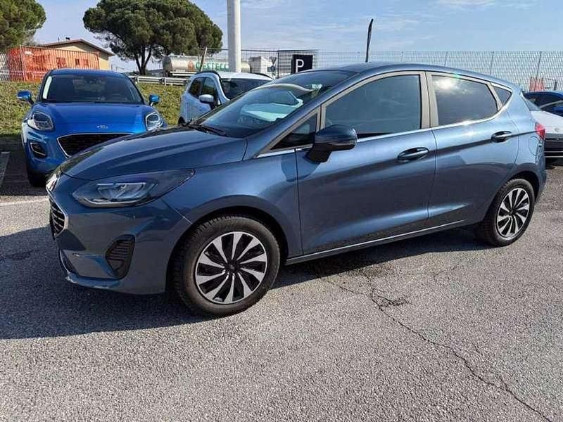 Usata Ford Fiesta Titanium 124 CV (91 kW) 2024 Blu metallizzato Utilitaria