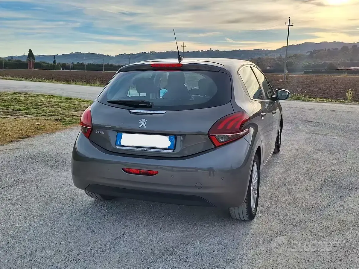 Usata Peugeot 208 Active 83 CV (61 kW) 2019 Grigio Utilitaria