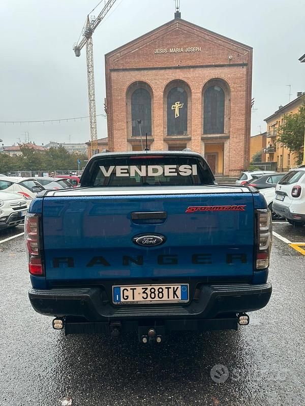 Usata Ford Ranger 213 CV (156 kW) 2022 Blu Pick-up