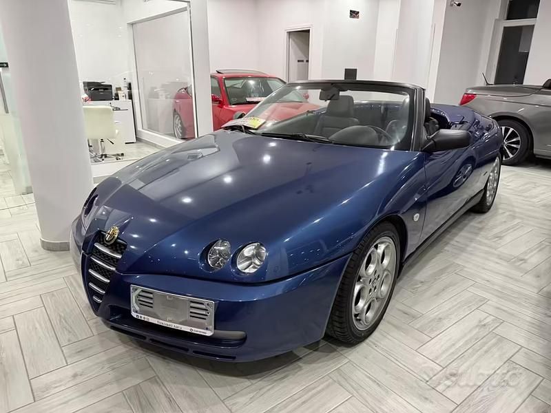 Usata Alfa Romeo Spider 192 CV (141 kW) 1995 Blu Cabrio