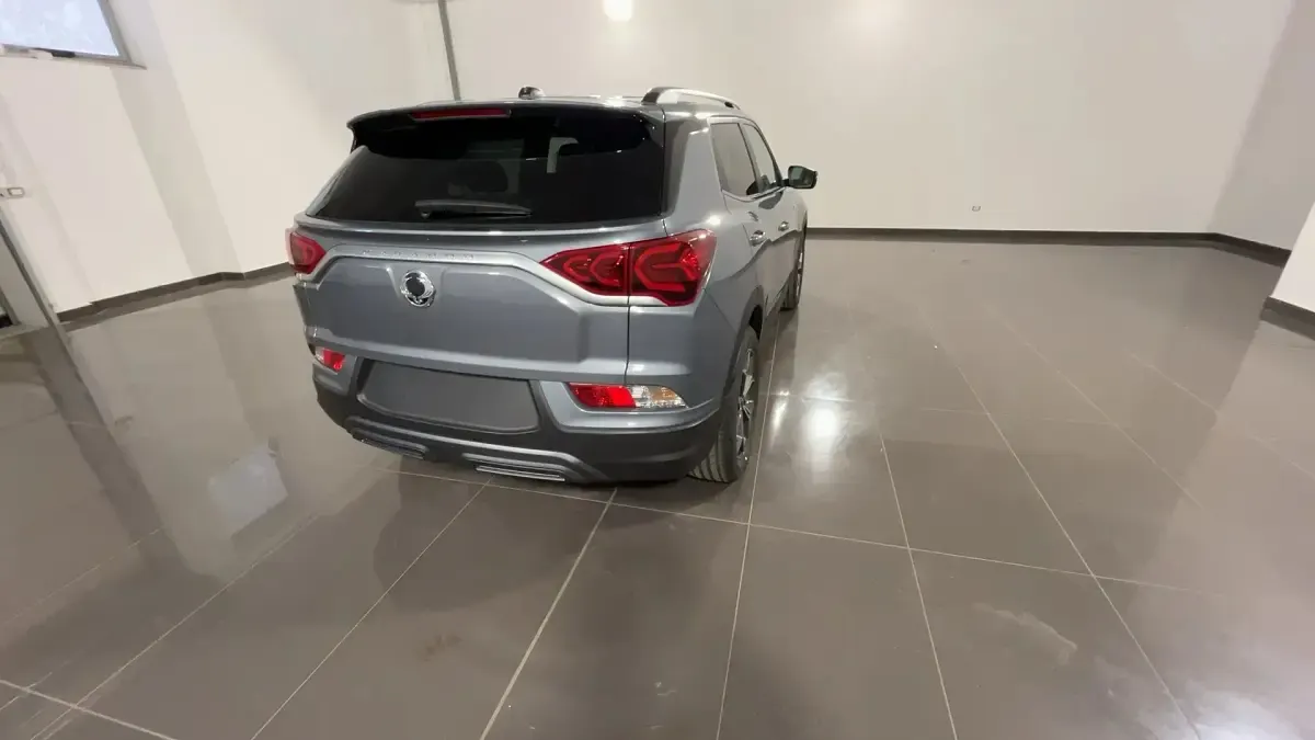 Nuova KGM Korando 163 CV (119 kW) 2025 Platinum gray SUV