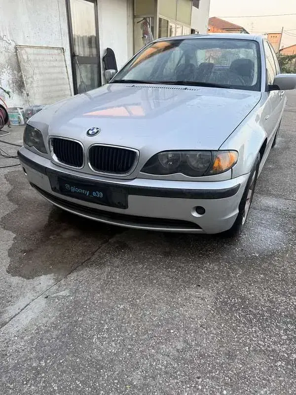 Usata BMW 318 143 CV (105 kW) 2003 Grigio Berlina
