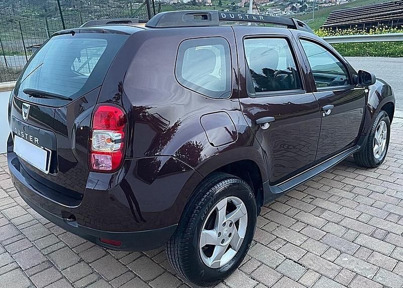 Usata Dacia Duster Prestige 110 CV (80 kW) 2016 Marrone Berlina