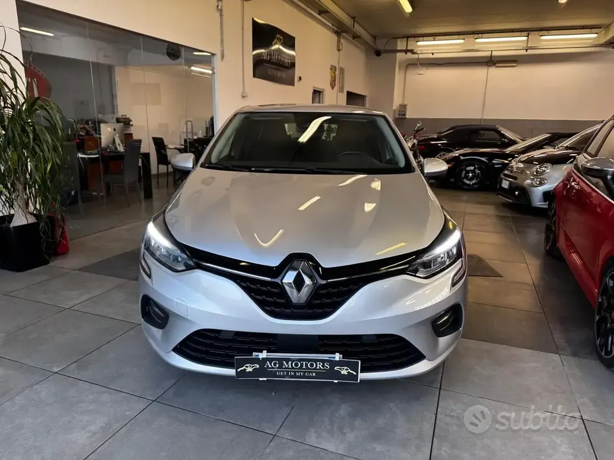 Usata Renault Clio V Intens 86 CV (63 kW) 2020 Grigio Berlina