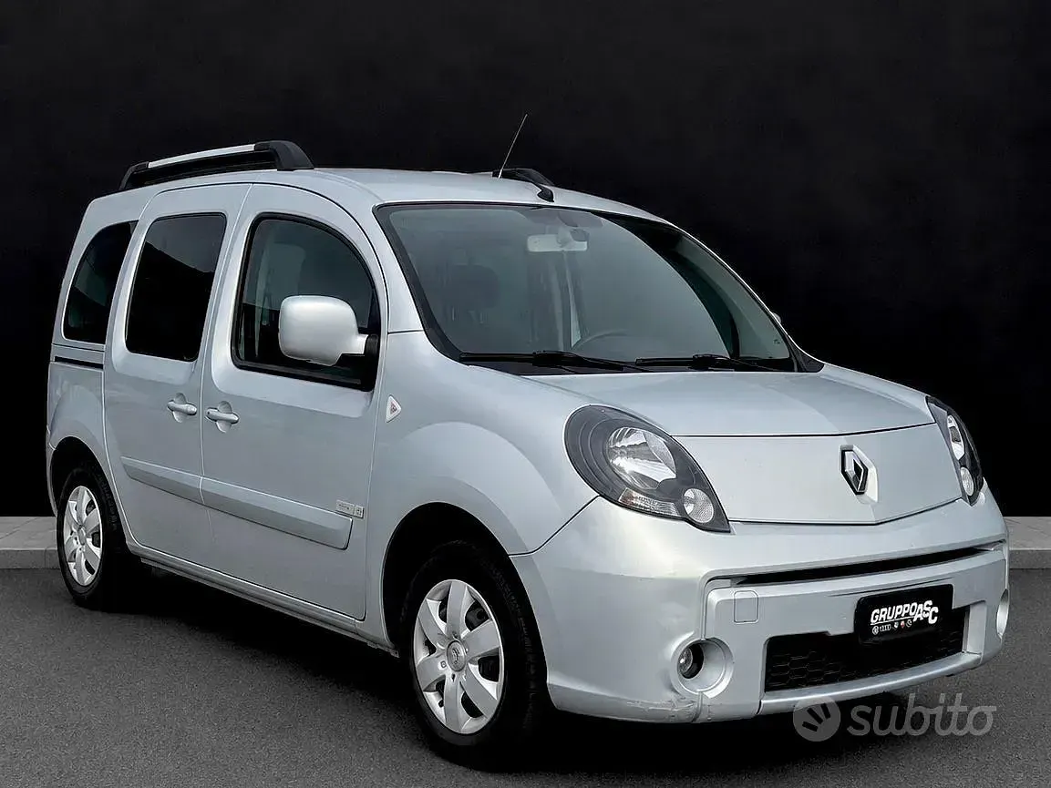 Usata Renault Kangoo 90 CV (66 kW) 2011 Grigio Monovolume