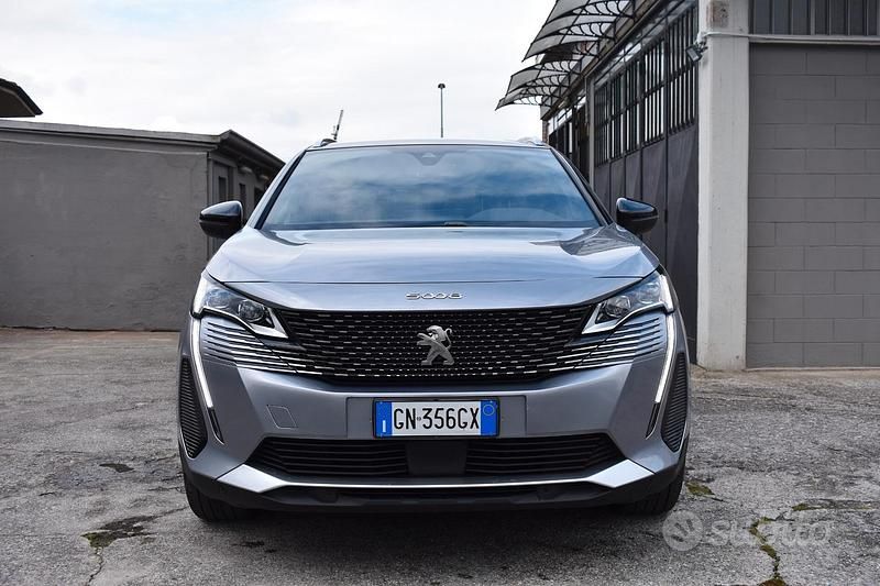 Usata Peugeot 5008 GT 131 CV (96 kW) 2023 Grigio SUV