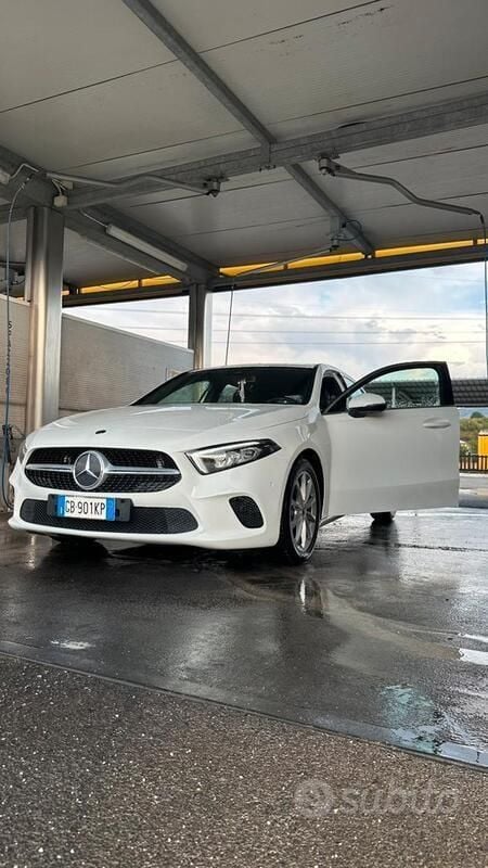 Usata 2019 Mercedes A180 Tre volumi | 21.500 € (Buon prezzo) - Immagine 1/4