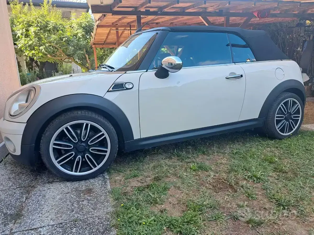 Usata Mini One Cabriolet 98 CV (72 kW) 2010 Bianco Cabrio