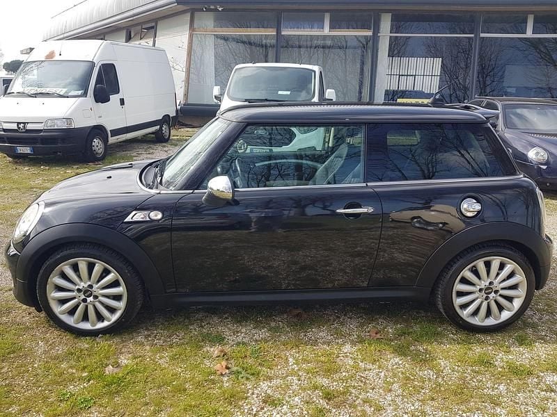 Usata Mini Cooper SD 143 CV (105 kW) 2011 Nero Utilitaria