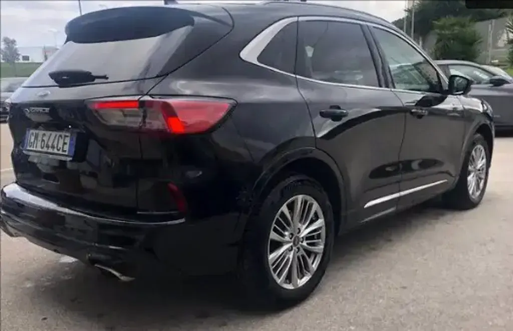 Usata Ford Kuga Vignale 225 CV (165 kW) 2023 Agate black (metallizzato) SUV