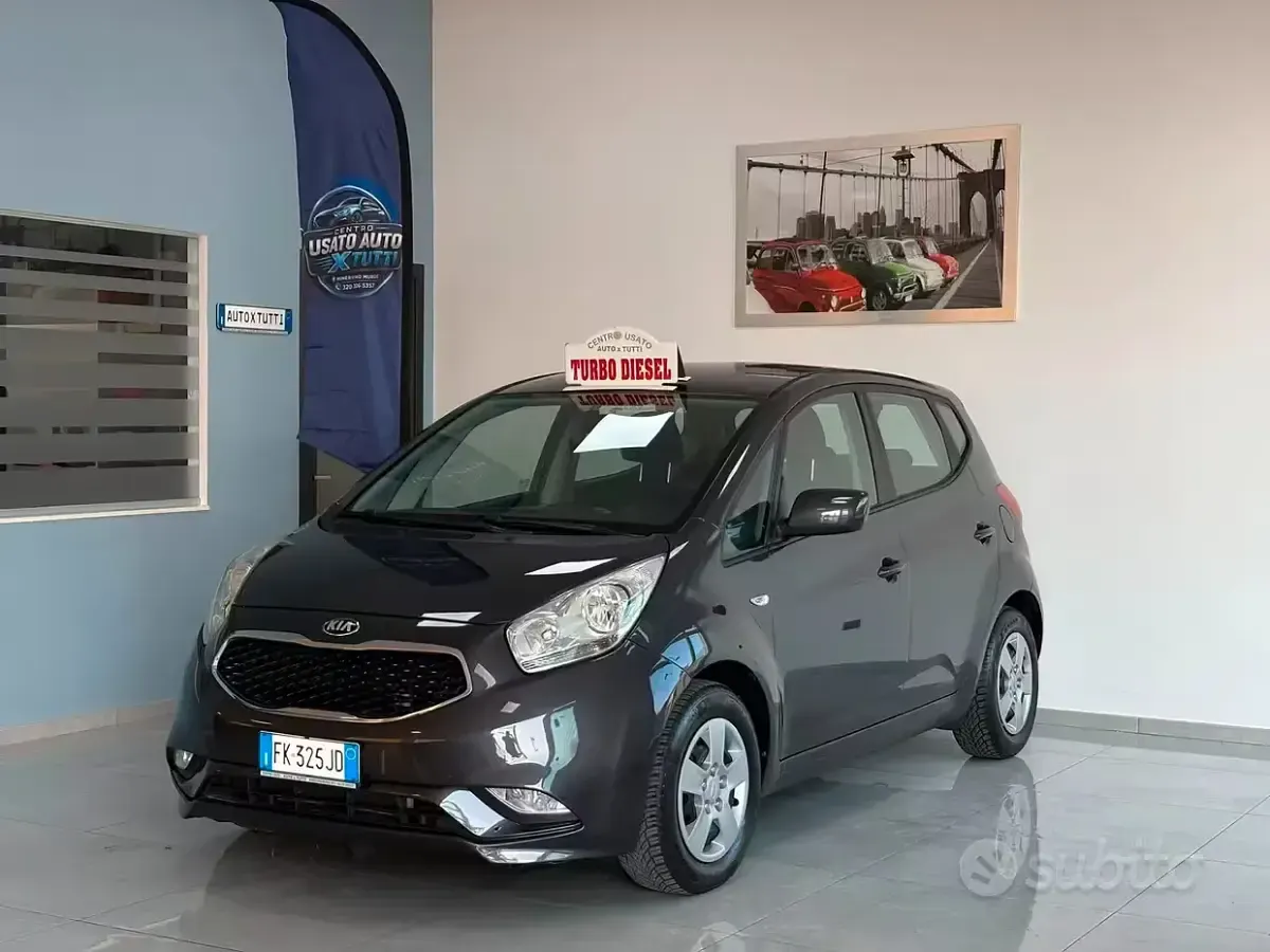 Usata Kia Venga 90 CV (66 kW) 2017 Grigio Utilitaria