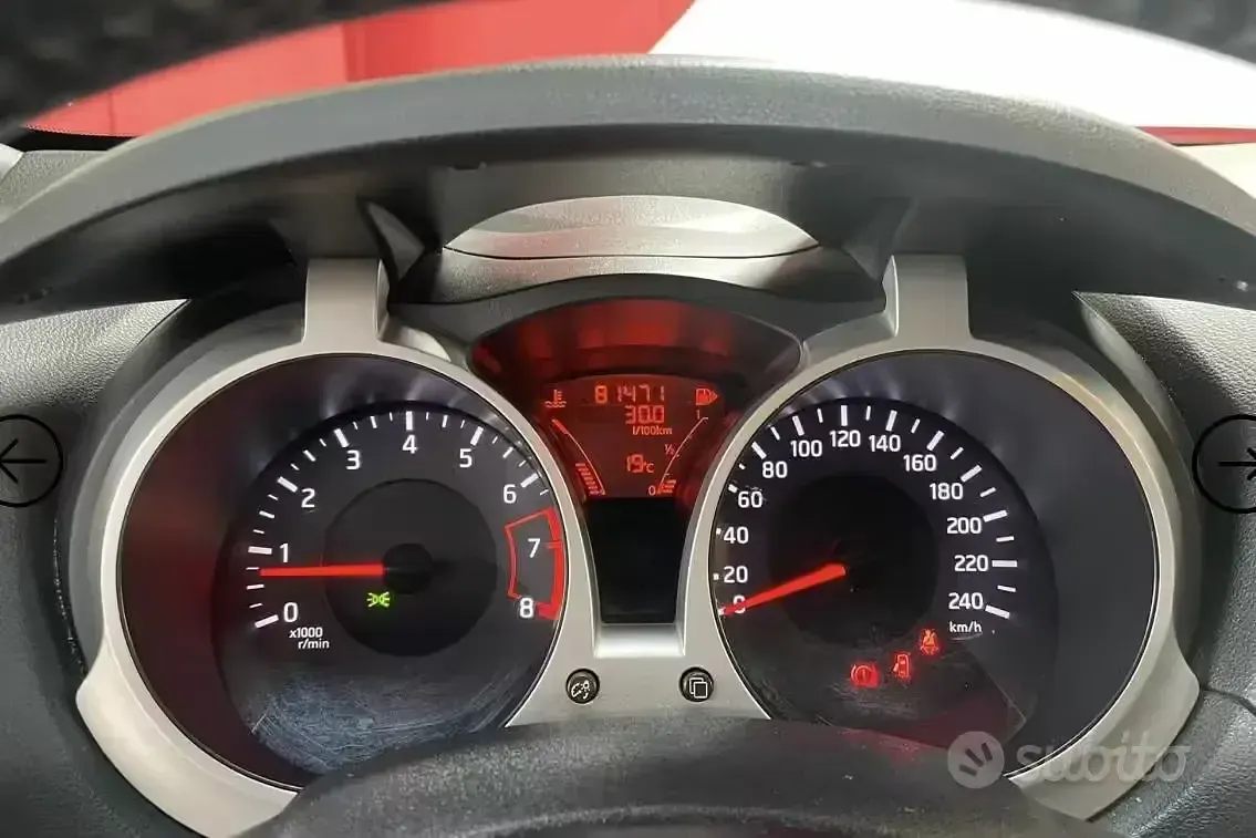 Usata Nissan Juke 110 CV (80 kW) 2011 Rosso SUV