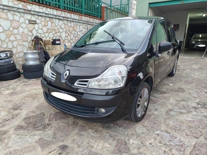 Usata Renault Modus 75 CV (55 kW) 2012 Nero Monovolume