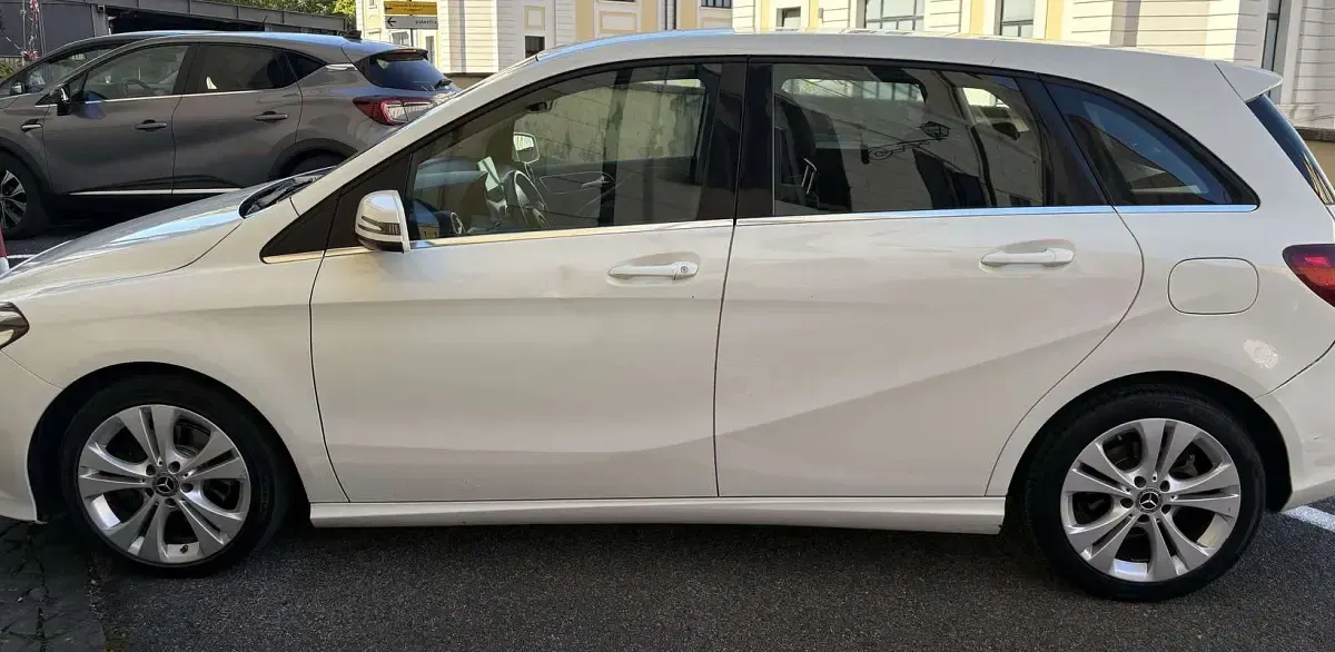 Begagnad Mercedes B200 Executive 136 HK (100 kW) 2018 Minibuss