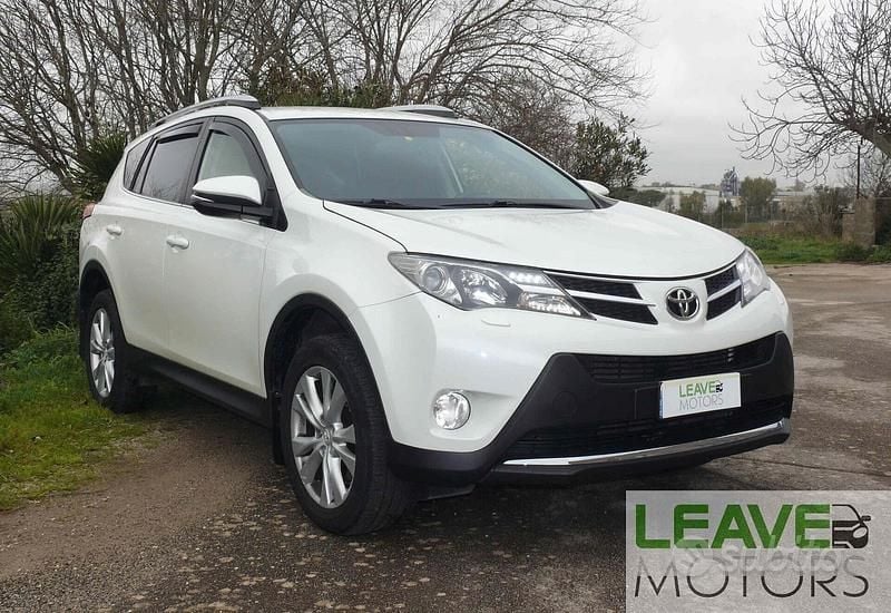 Usata Toyota RAV4 Lounge 150 CV (110 kW) 2013 Bianco SUV