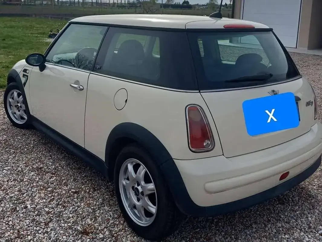 Usata Mini One D Seven 88 CV (64 kW) 2006 Bianco Utilitaria