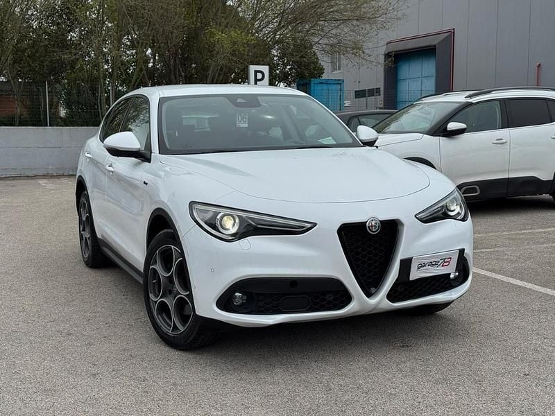 Usata Alfa Romeo Stelvio Sprint 190 CV (139 kW) 2021 Bianco SUV