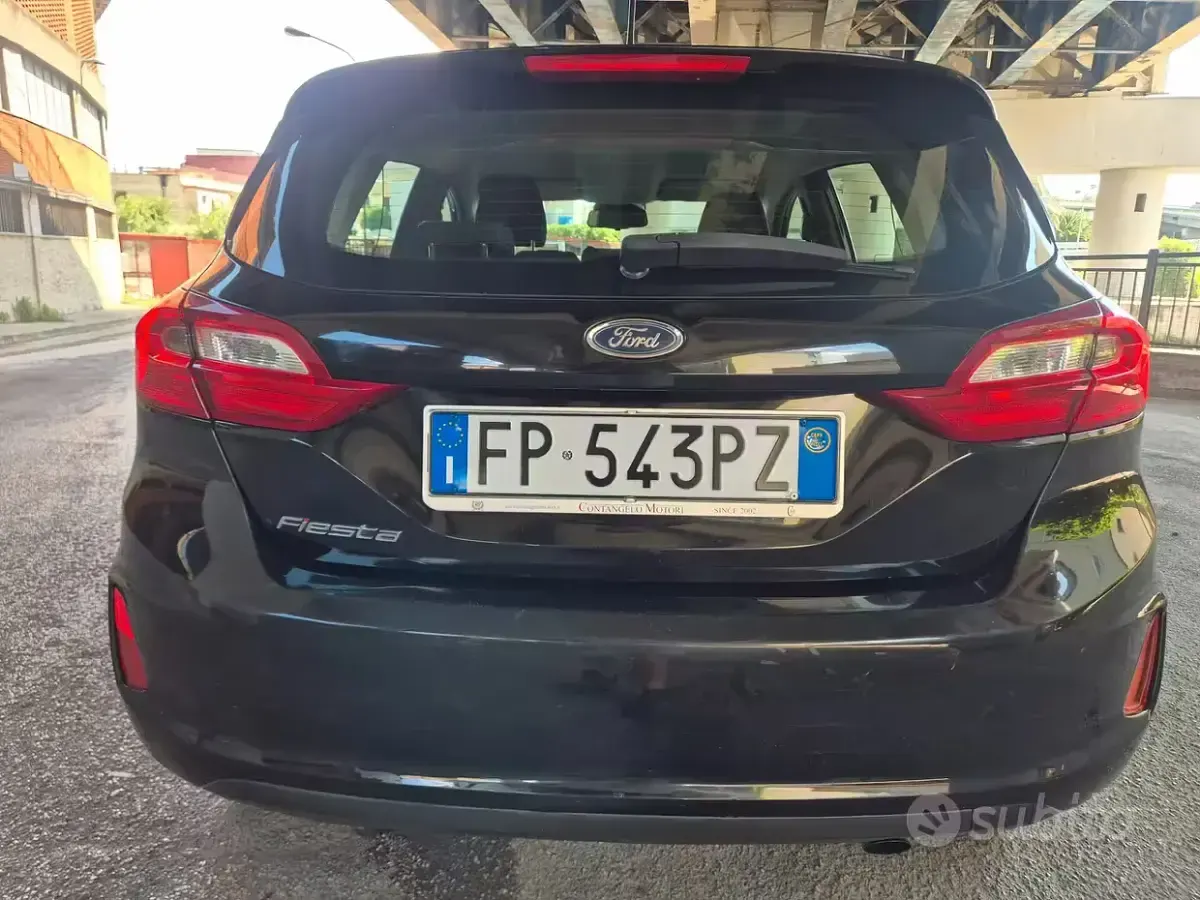 Usata Ford Fiesta 86 CV (63 kW) 2018 Nero Utilitaria