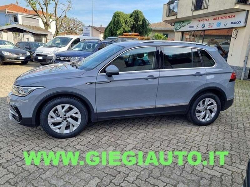 Usata VW Tiguan Elegance 150 CV (110 kW) 2021 Dolphin grey metallizzato SUV